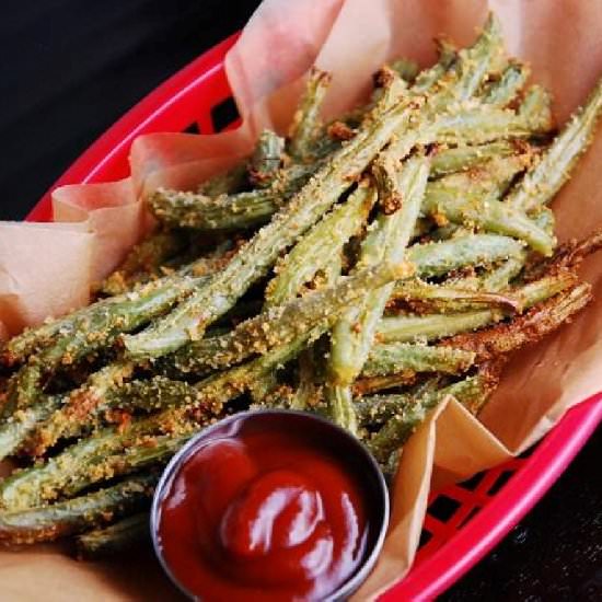 Baked Parmesan Green Bean Fries