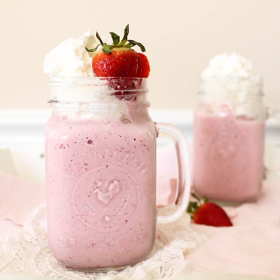 Fresh Strawberry Vanilla Milkshakes