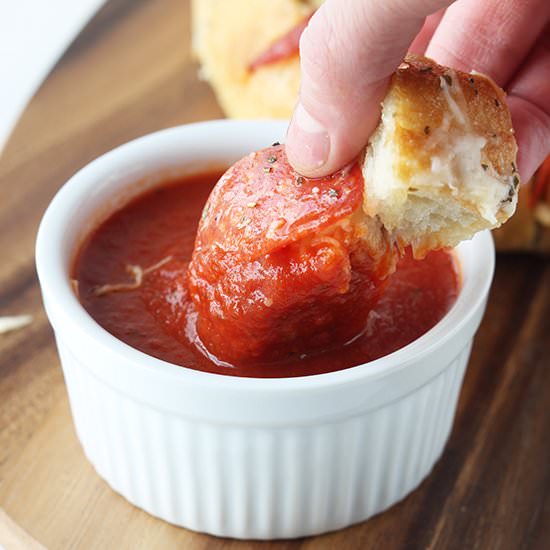 Pepperoni Pizza Pull Apart Bread