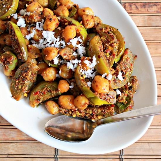 Eggplant And Chickpeas Curry