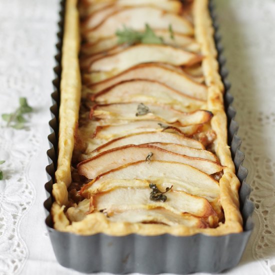 Pear and walnut tarte