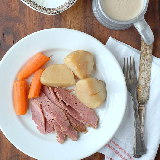 Slow Cooker Beer-Simmer Corned Beef