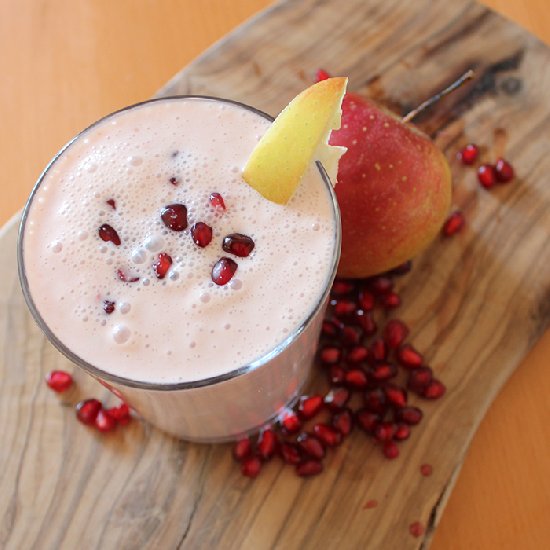 Apple and Pomegranate Smoothie