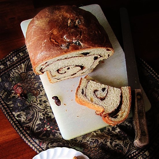 Cinnamon Raisin Swirl Bread