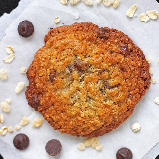 Crispy Chocolate Chip Oat Cookies