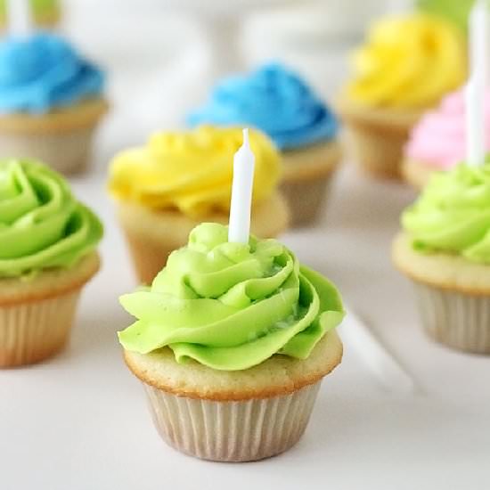 Mini Vanilla Birthday Cupakes