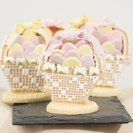 Easter Basket with Royal Icing