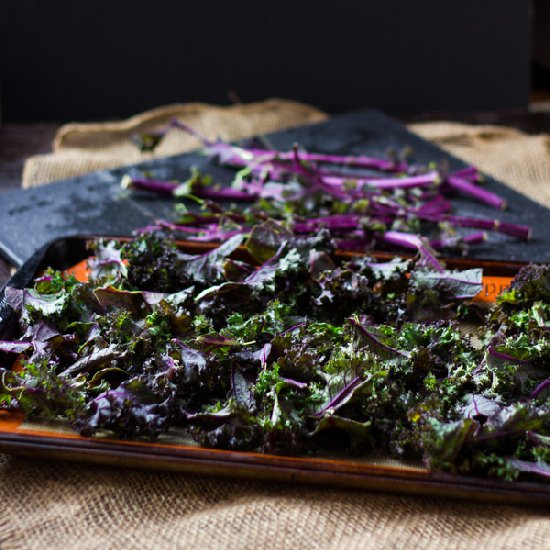 Spicy Garlic Parmesan Kale Chips