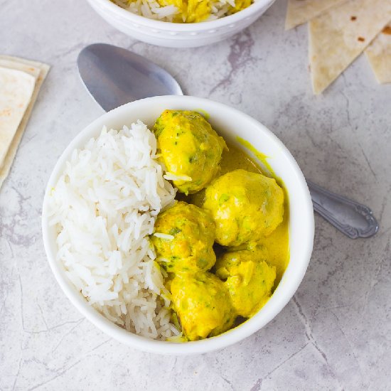 Curry and Spinach Chicken Meatballs