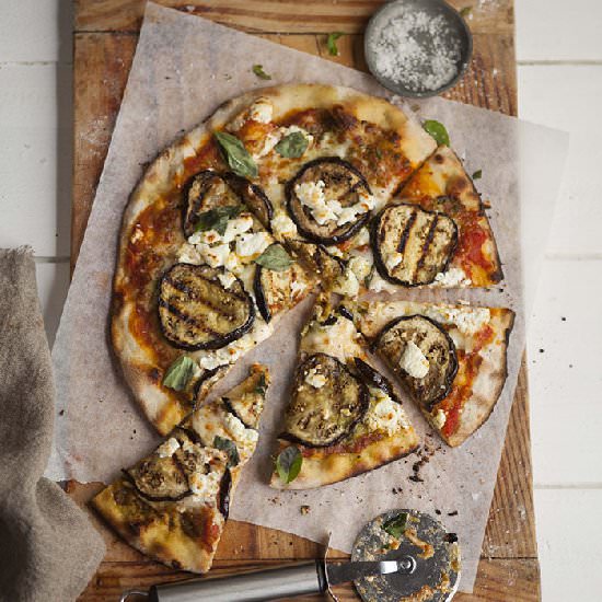 Pizza with grilled aubergine