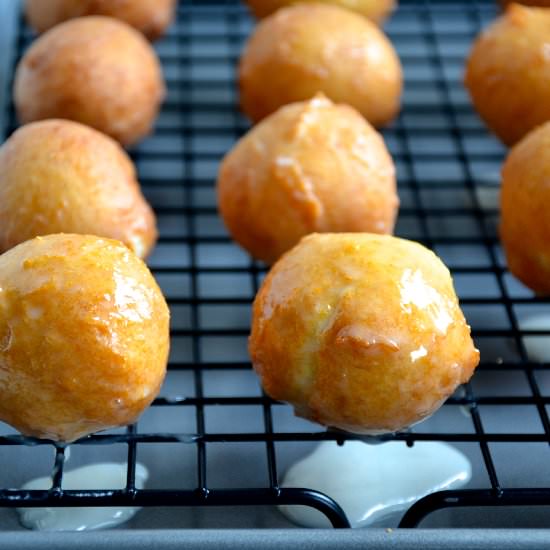 Easy Homemade Glazed Doughnut Holes