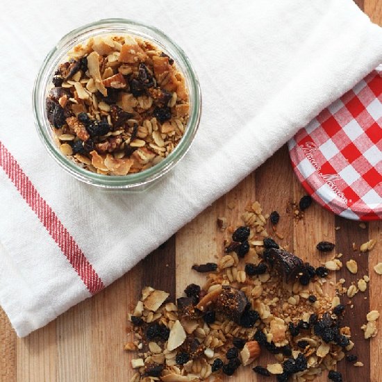 Granola with Figs and Currants