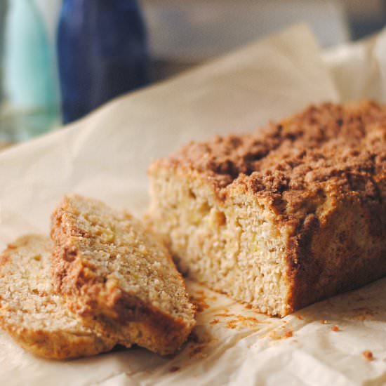 Banana bread with crumb topping