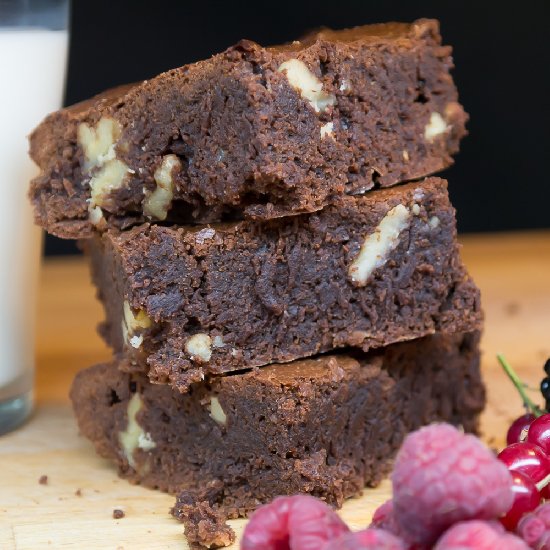 Brownie with Nuts and Berries