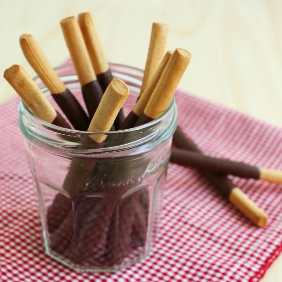 Homemade Chocolate Pocky