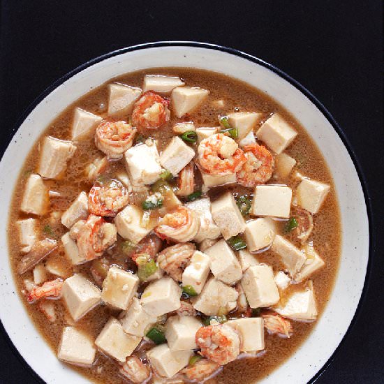 Tofu and shrimp in chicken stock