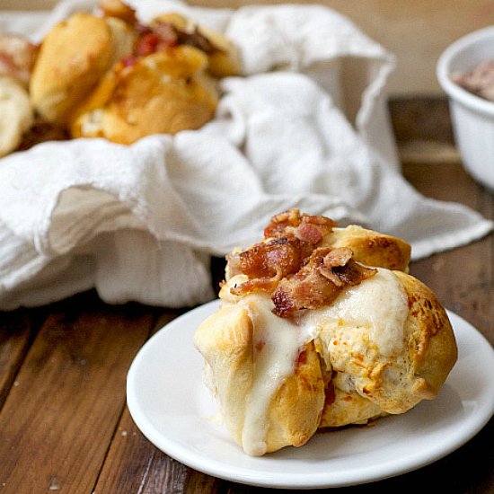 Pulled pork ragu monkey bread rolls