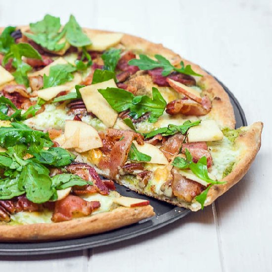 Apple and Arugula Pizza