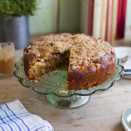 Irish Apple Crumble Cake!