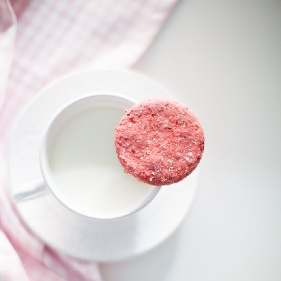 Wholewheat Beet and Chia Cookies