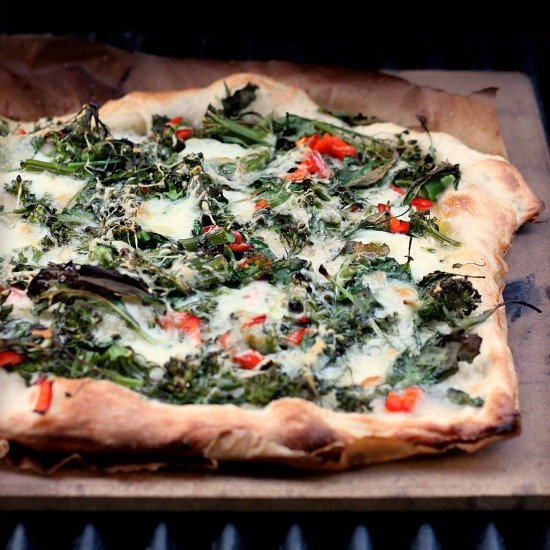 Grilled Pizza with Kale, Broccolini