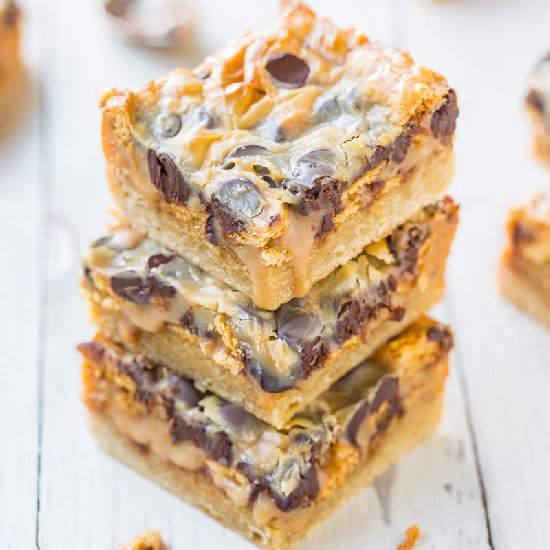 Caramel PB Choc Chip Gooey Bars