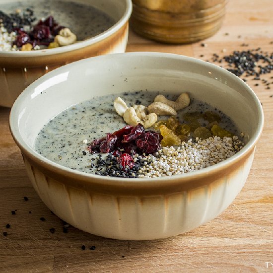 Semolina with Black Sesame