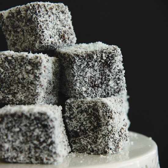 Coconut Cream Lamingtons