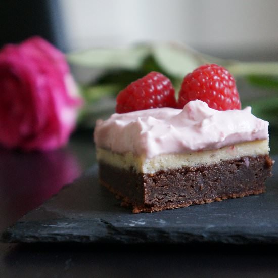 Brownie Cheesecake w. Raspberry