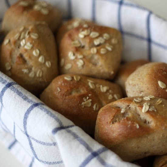 Simple Whole Wheat Rolls