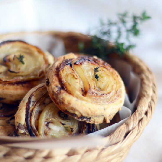 Onion biscuits