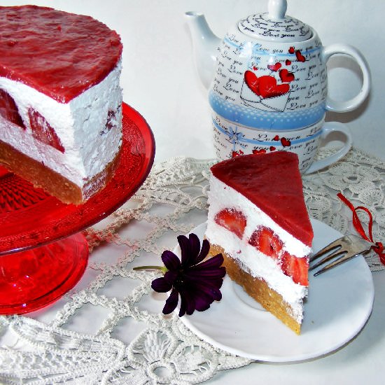 Biscuit Cake with Strawberries