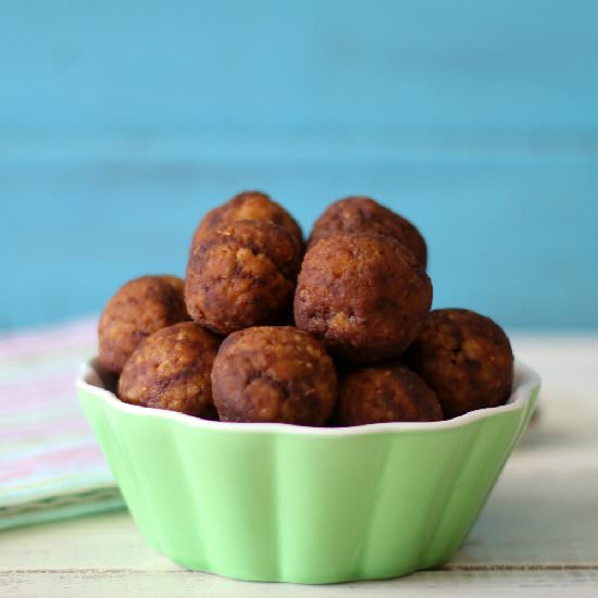 Chocolate Peanut Butter Quinoa Ball