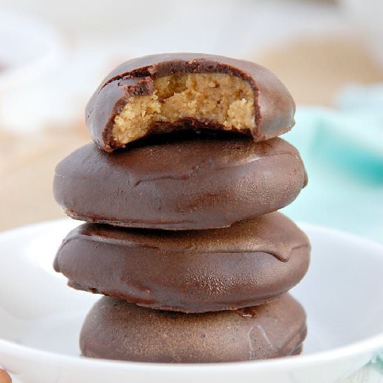 HEALTHY Chocolate Peanut Butter Egg