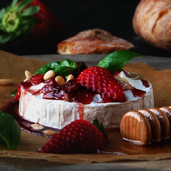 Brie and Strawberries with Honey