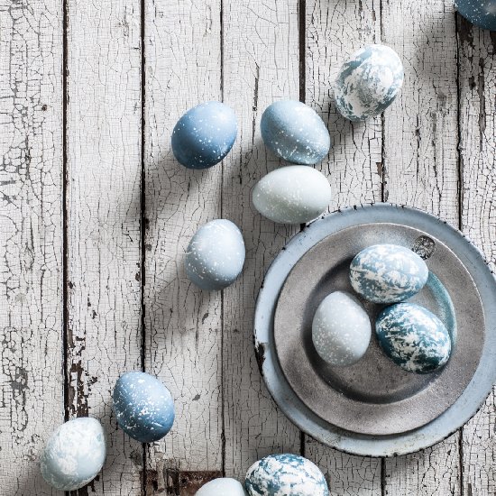 True Blue Natural Easter Egg Dyeing