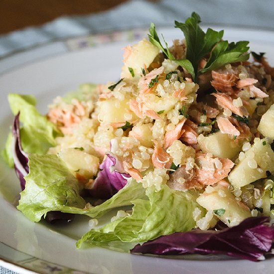 Quinoa Salad with Salmon and Apple