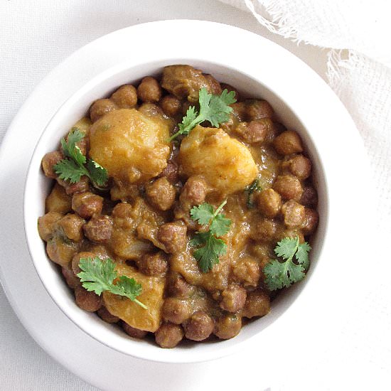 Bohra Style Chickpeas and Potatoes