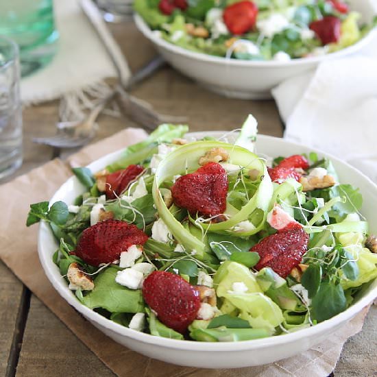 Honey roasted strawberry feta salad