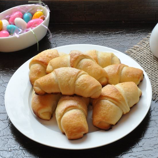 Easter Bread Horn Rolls