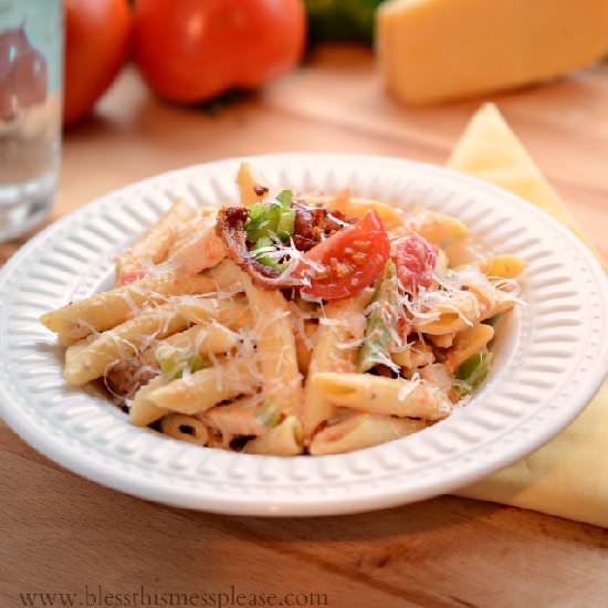 Creamy Chicken and Bacon Pasta