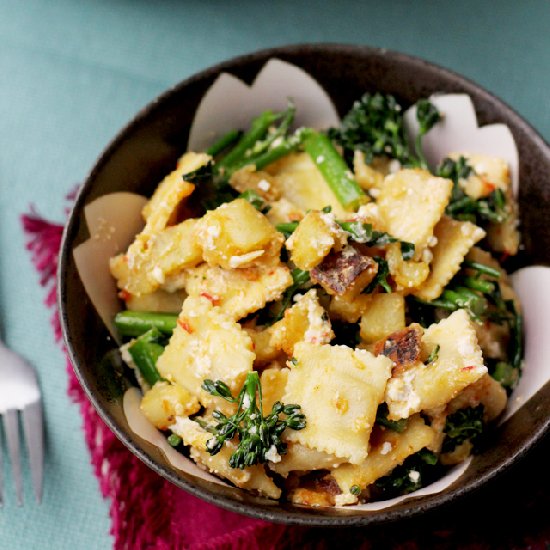 Ravioli salad with broccolini