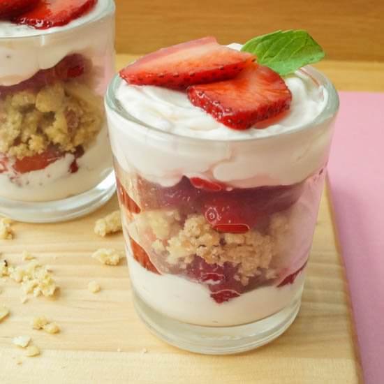 Strawberry Cheesecake Parfaits