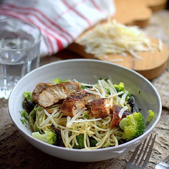 Fried chicken and pasta portabello