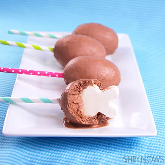 Easter surprise pudding pops