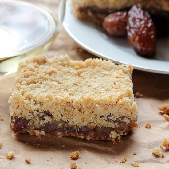 Wine & Date Crumble Bars