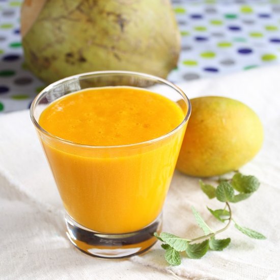 Skinny Mango and Coconut Smoothie