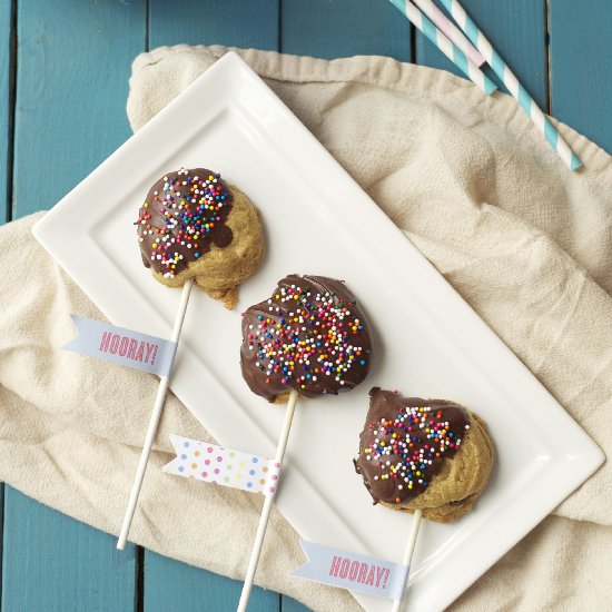 Chocolate Dipped Cookie Pops