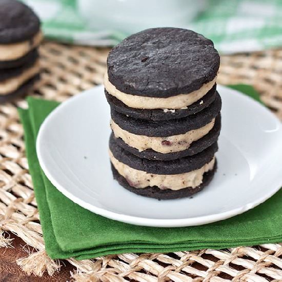 Vegan Cookie Dough Oreos