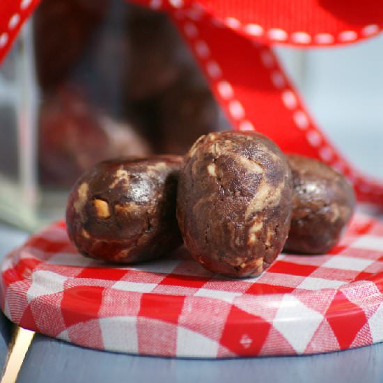 Peanut Butter Swirl Easter Eggs